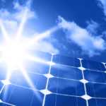 Typický jeden solární panel vyrobí asi 2 kWh za den. Ale co to přesně znamená?