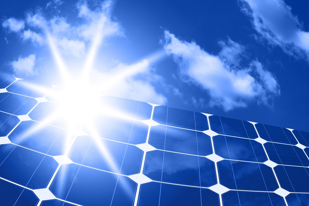 Typický jeden solární panel vyrobí asi 2 kWh za den. Ale co to přesně znamená?