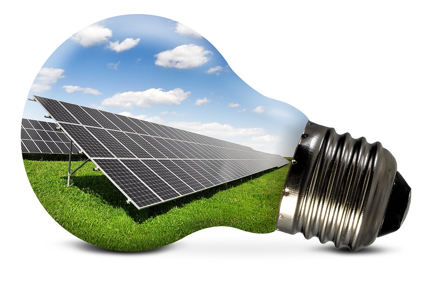 Směřování solárních panelů na jih zlepšuje ekonomiku solární energie.